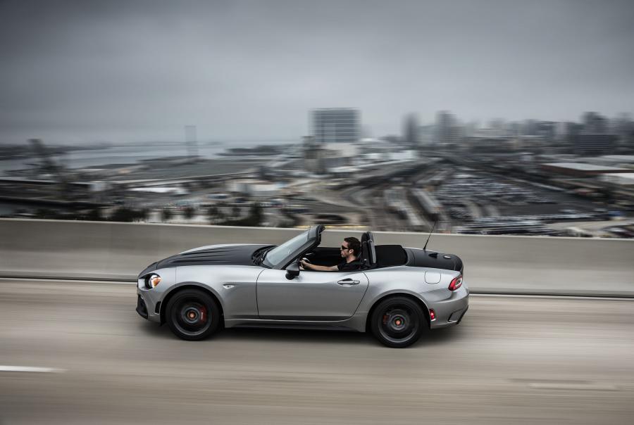  Fiat 124 Spider Elaborazione Abarth (348) 2016 года  (NA) (фото 36 из 40)